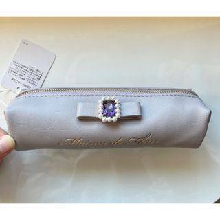 新品 未使用Maison de FLEUR メゾフル マリー ポーチ ペンケース 新品未使用】メゾンドフルール カラフルビジューリボンスリム