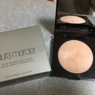 ローラメルシエ(laura mercier)の新品！マットラディアンスベイクドパウダー ハイライト01(フェイスカラー)