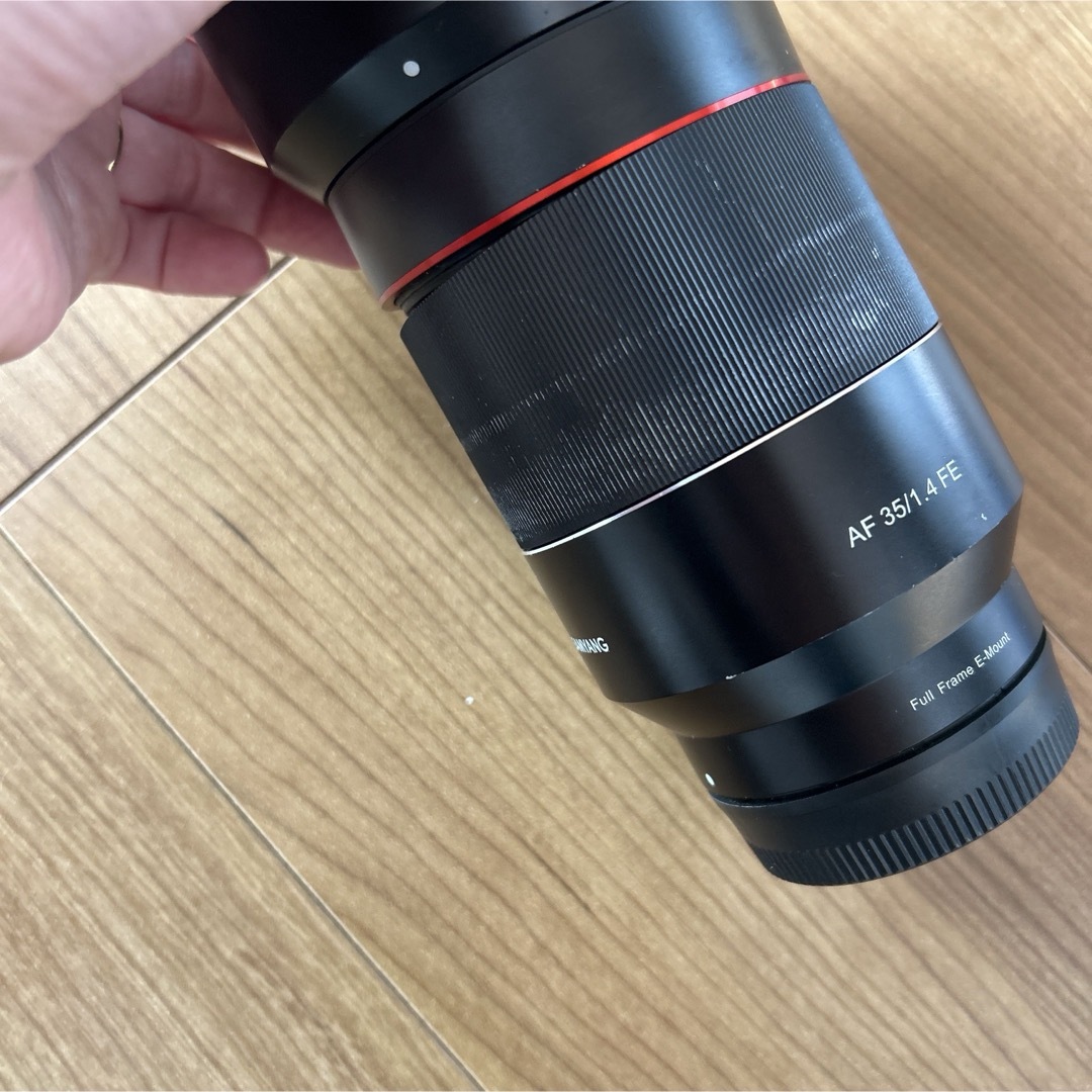 SONY(ソニー)のサムヤン SAMYANG AF 35mm F1.4 FE SONY Eマウント スマホ/家電/カメラのカメラ(レンズ(単焦点))の商品写真