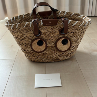 ANYA HINDMARCH(かごバッグ/ストローバッグ)のフリマアイテム一覧 ANYA HINDMARCH(かごバッグ/ストローバッグ)のフリマアイテム一覧