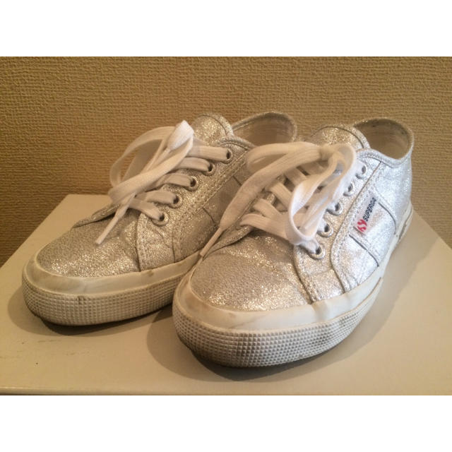 SUPERGA(スペルガ)のスペルガ スニーカー シルバー 35サイズ レディースの靴/シューズ(スニーカー)の商品写真