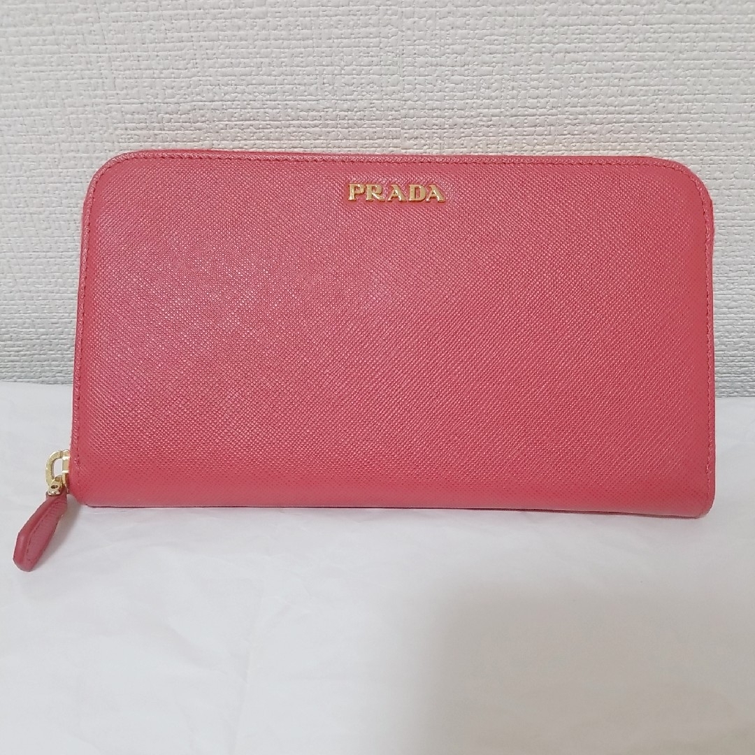 PRADAラウンドジップ長財布 ピンク サフィアーノダブル PRADAラウンドジップ長財布 ピンク サフィアーノダブル