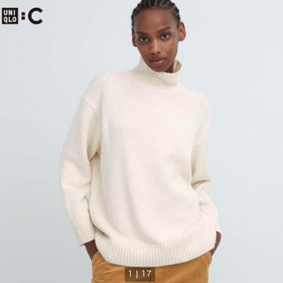 ユニクロ(UNIQLO)のユニクロ　ソフトニットハイネックセーター　白(ニット/セーター)