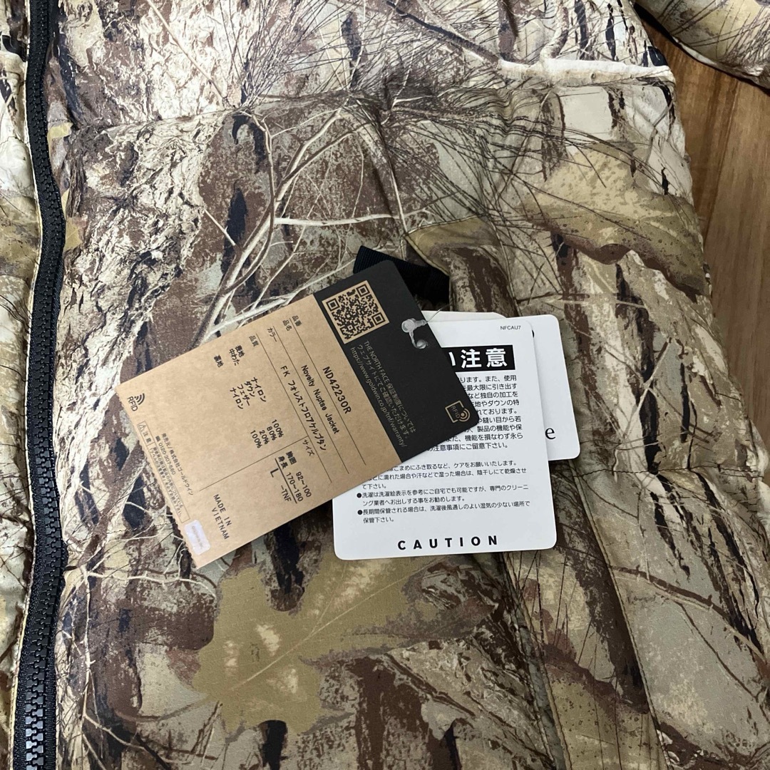 THE NORTH FACE - ノースフェイス ヌプシ ノベルティ 枯れ葉 Lの THE NORTH FACE - ノースフェイス ヌプシ ノベルティ 枯れ葉 Lの