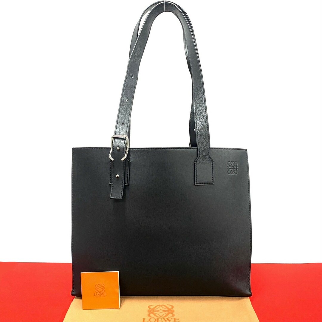 ほぼ未使用 LOEWE ロエベ バックル ホリゾンタル アナグラム ほぼ未使用 LOEWE ロエベ バックル ホリゾンタル アナグラム