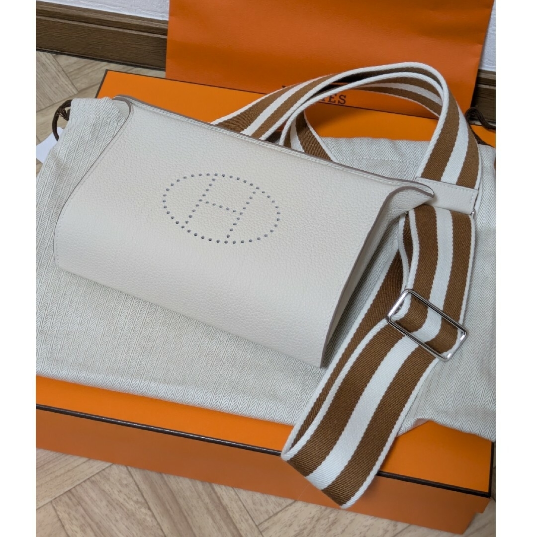HERMES - HERMES ヴィドポッシュ ショルダーバッグ 新品未使用 W HERMES - HERMES ヴィドポッシュ ショルダーバッグ 新品未使用 W