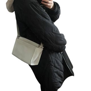 Courreges(ショルダーバッグ)のフリマアイテム一覧 Courreges(ショルダーバッグ)のフリマアイテム一覧