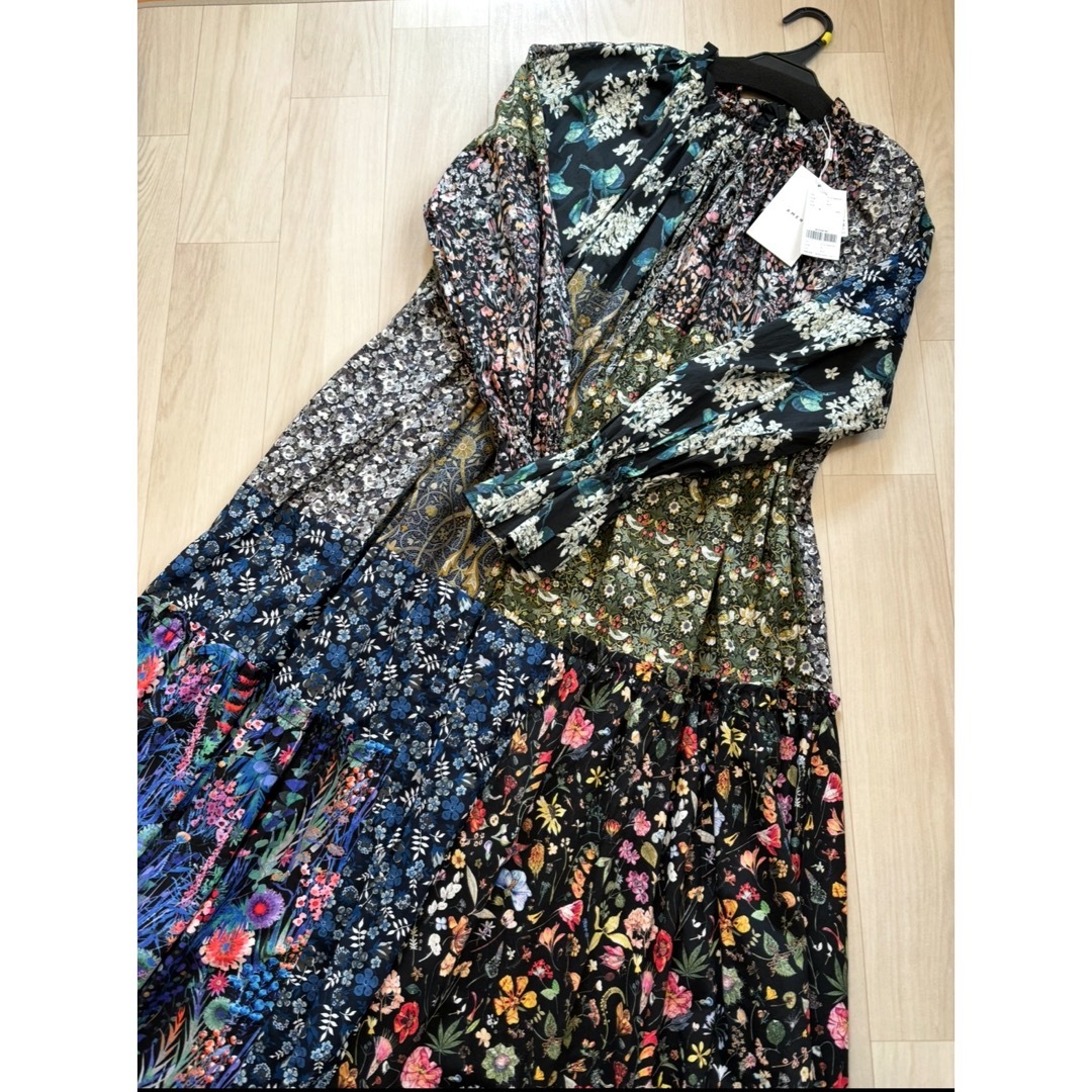 新品未使用♡ LIBERTY PATCHWORK BLK DRESS Sサイズ♡ 新品未使用♡ LIBERTY PATCHWORK BLK DRESS Sサイズ♡