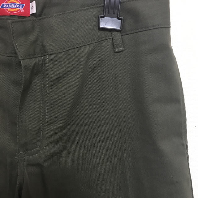 Dickies(ディッキーズ)のカーキ パンツ レディースのパンツ(デニム/ジーンズ)の商品写真