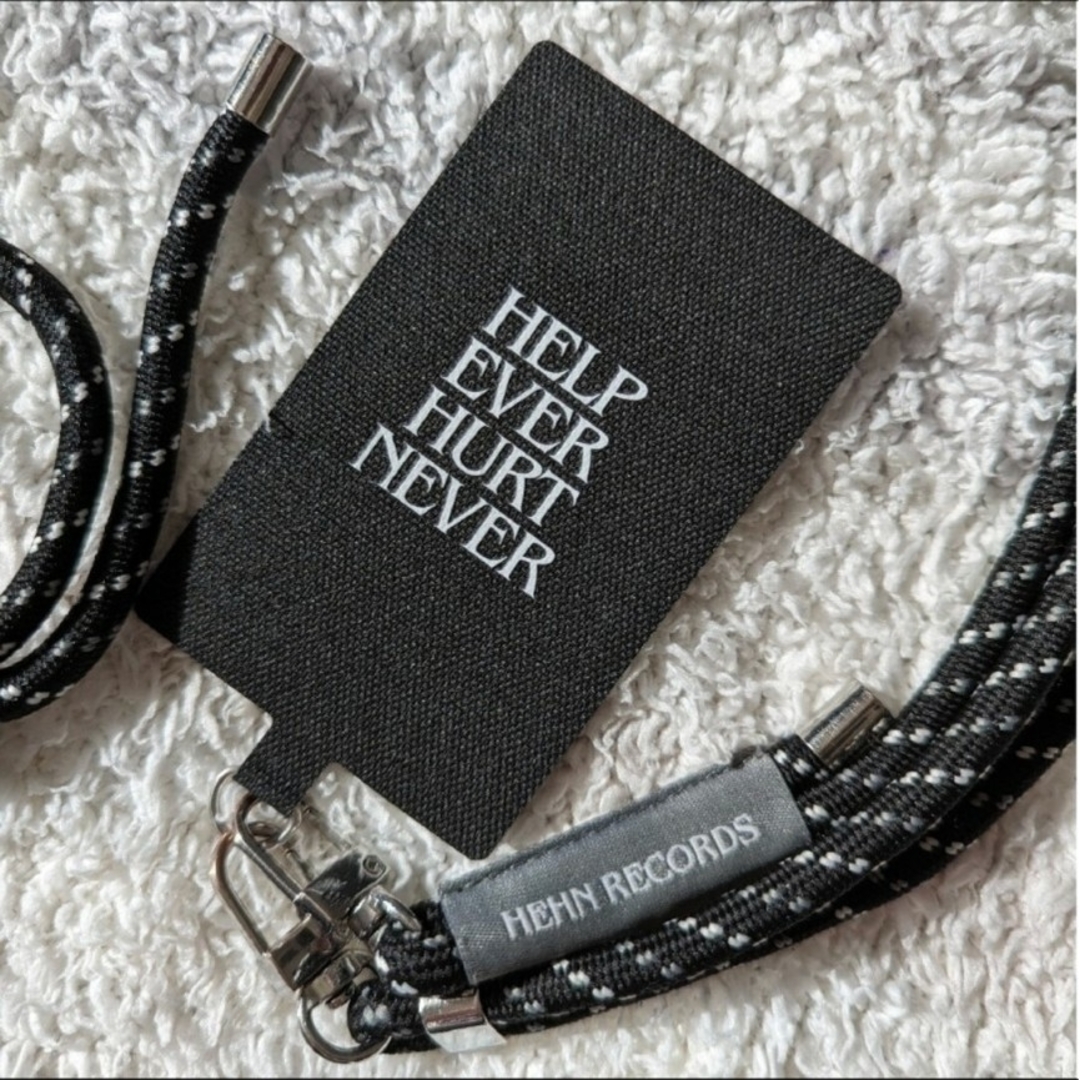 ☆藤井風さん☆ HELP EVER HURT NEVER スマホストラップ 黒の ☆藤井風さん☆ HELP EVER HURT NEVER スマホストラップ 黒の