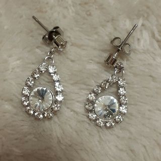 ピアス(ピアス)
