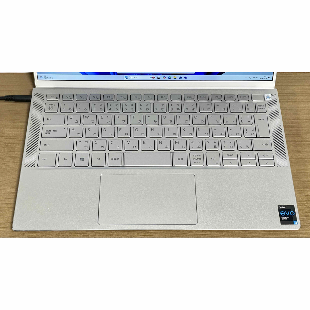 外装に少し訳あり】DELL Inspiron 7300 P122G 外装に少し訳あり】DELL Inspiron 7300 P122G