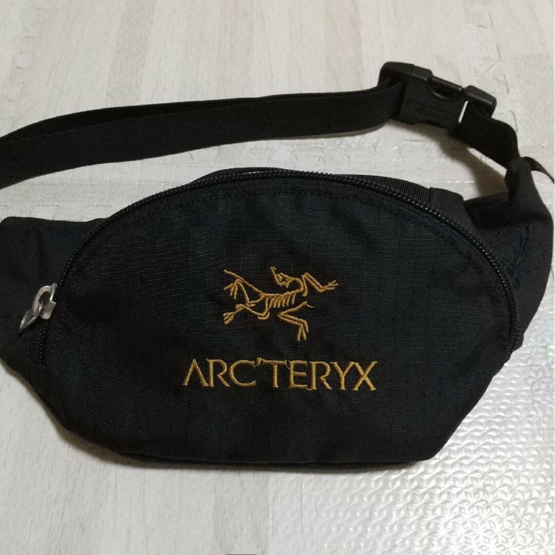 ARC'TERYX × BEAMS アーバンファニー(ブラック×ゴールド) ARC'TERYX × BEAMS アーバンファニー(ブラック×ゴールド)
