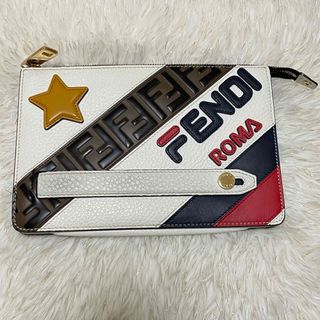 FENDI(セカンドバッグ/クラッチバッグ)のフリマアイテム一覧 FENDI(セカンドバッグ/クラッチバッグ)のフリマアイテム一覧