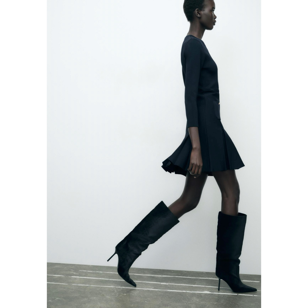 ZARA - ZARA【新品 未使用】ショートプリーツニットワンピースの ZARA - ZARA【新品 未使用】ショートプリーツニットワンピースの