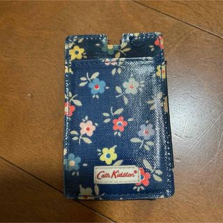 Cath Kidston(パスケース/IDカードホルダー)のフリマアイテム一覧 Cath Kidston(パスケース/IDカードホルダー)のフリマアイテム一覧
