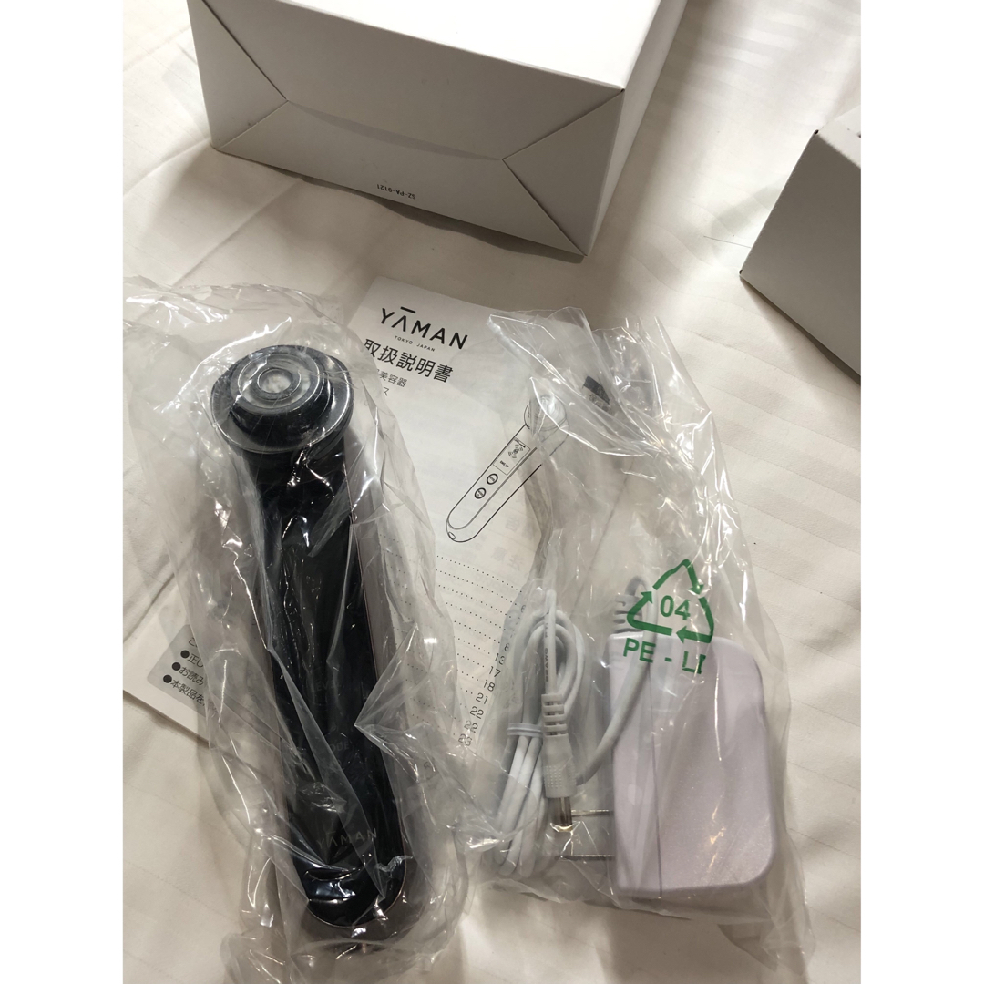 ヤーマン フォトプラス美顔器 YA−MAN HRF-10T ヤーマン フォトプラス美顔器 YA−MAN HRF-10T