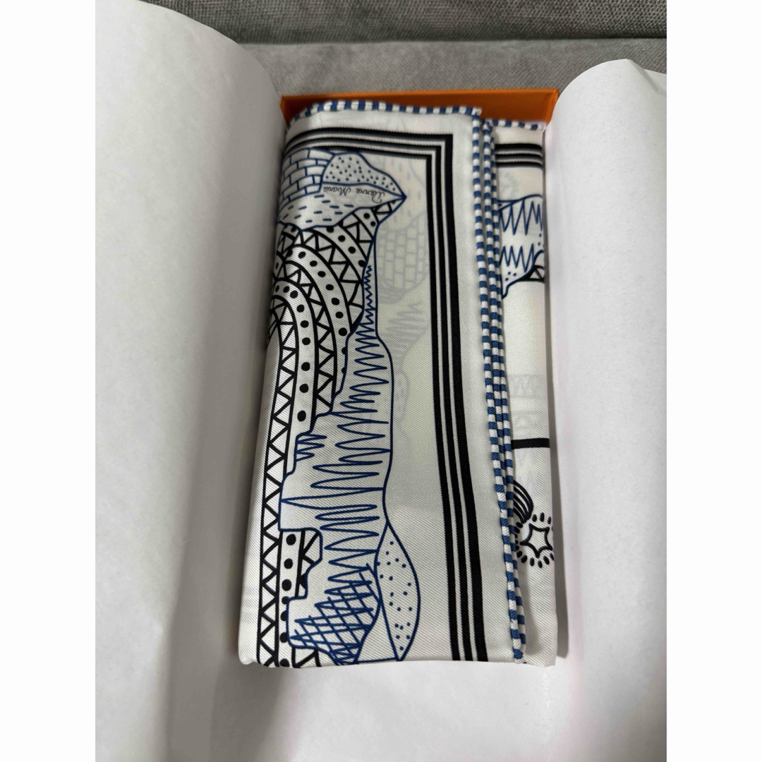 HERMES - 新品未使用 エルメス バンダナ カレ55 星降る渓谷 2025 HERMES - 新品未使用 エルメス バンダナ カレ55 星降る渓谷 2025