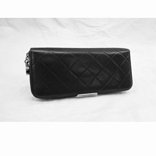 CHANEL(シャネル)の美品 CHANEL  ロゴチャーム付きラウンドファスナー メンズのファッション小物(長財布)の商品写真