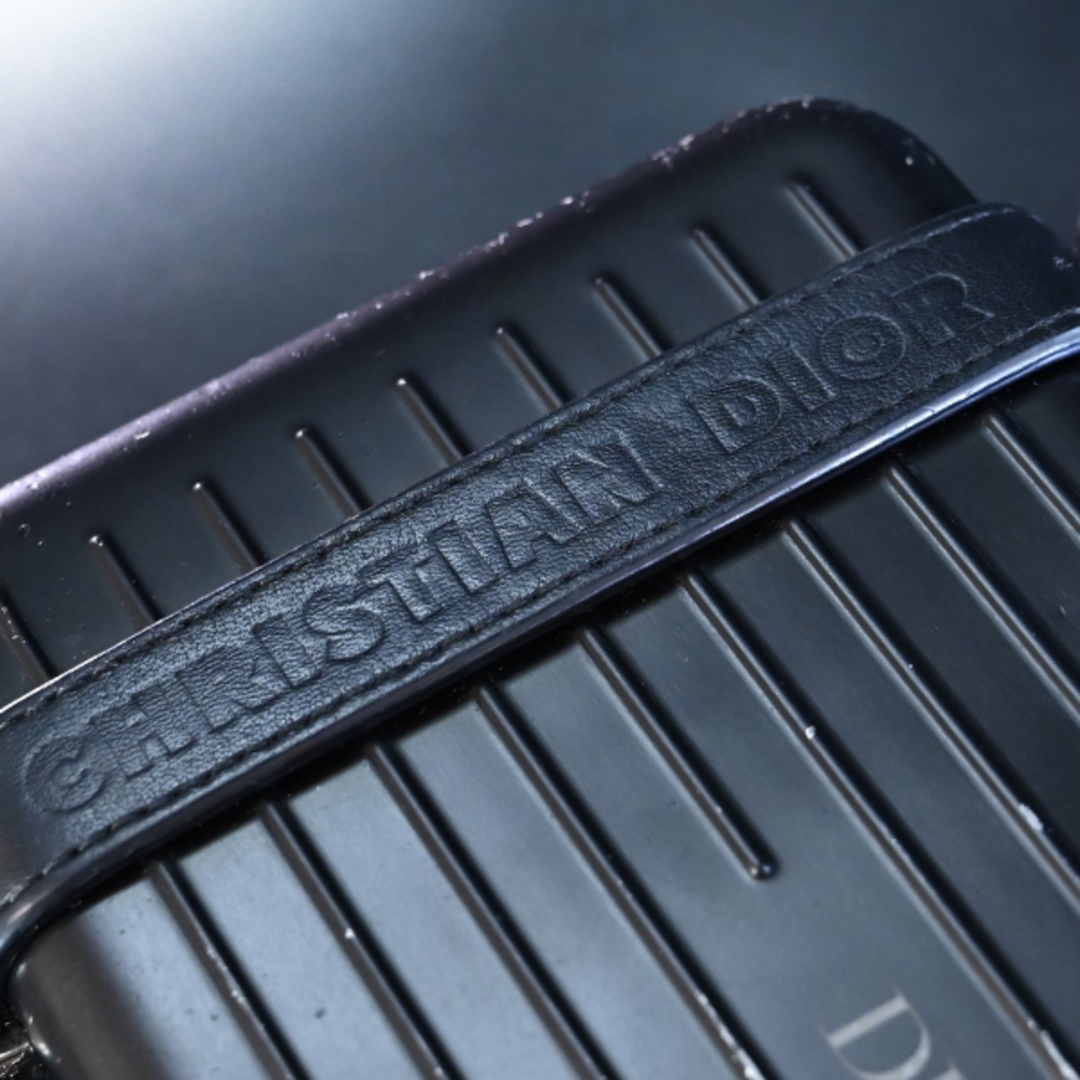 Dior - 本物 Dior x RIMOWA 完売 Personal Aluminium Clutch On Dior - 本物 Dior x RIMOWA 完売 Personal Aluminium Clutch On
