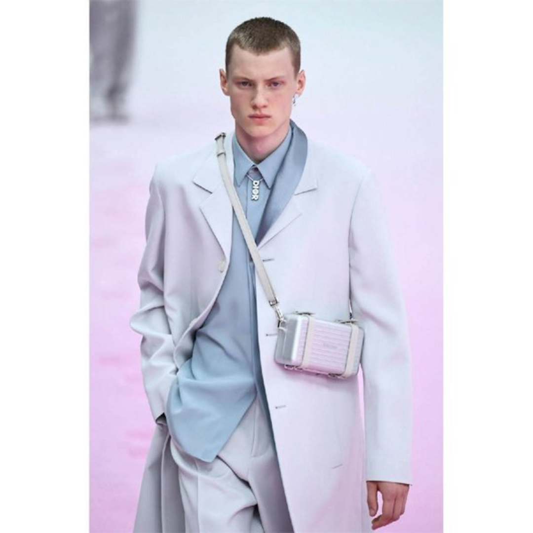 Dior - 本物 Dior x RIMOWA 完売 Personal Aluminium Clutch On Dior - 本物 Dior x RIMOWA 完売 Personal Aluminium Clutch On