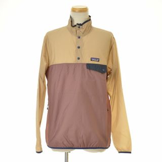 patagonia(ナイロンジャケット ・ ベージュ系)のフリマ patagonia(ナイロンジャケット ・ ベージュ系)のフリマ