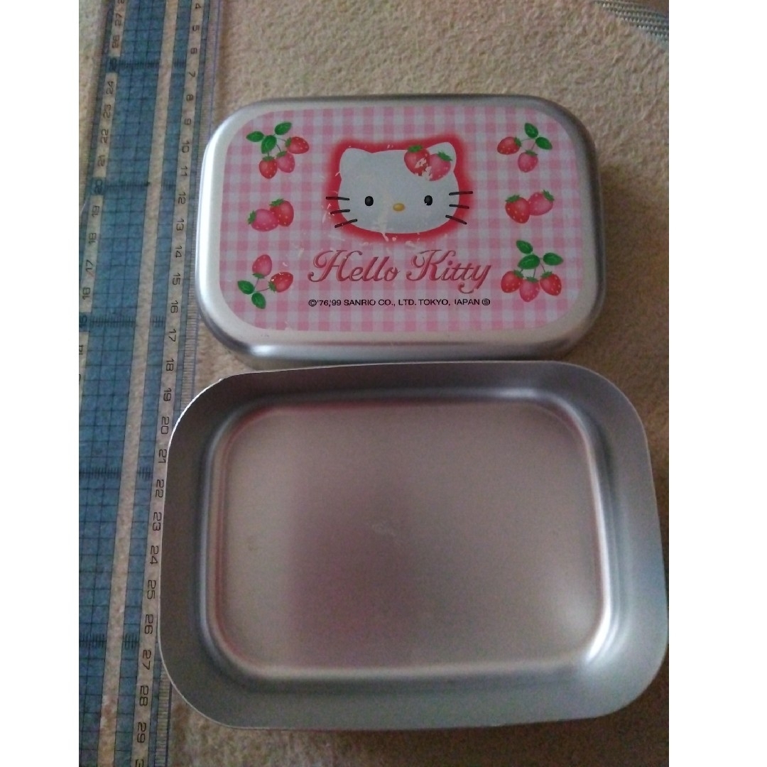 ハローキティ - キティちゃん 弁当箱 レトロ 昭和 アルミ ハロー ハローキティ - キティちゃん 弁当箱 レトロ 昭和 アルミ ハロー