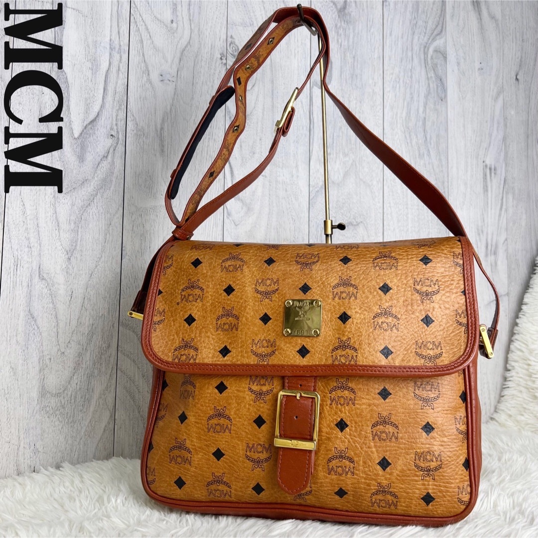 人気♡A4可♡MCM エムシーエム ロゴ総柄 レザー フラップ 人気♡A4可♡MCM エムシーエム ロゴ総柄 レザー フラップ