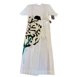 PLEATS PLEASE ISSEY MIYAKE(カーディガン)のフリマアイテム一覧 PLEATS PLEASE ISSEY MIYAKE(カーディガン)のフリマアイテム一覧