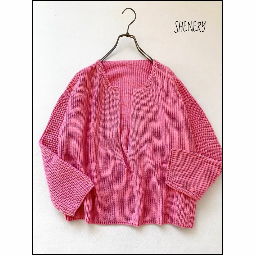 【美品】SHENERY レイヤードが決まる！スリットネックニット　大きい　可愛い