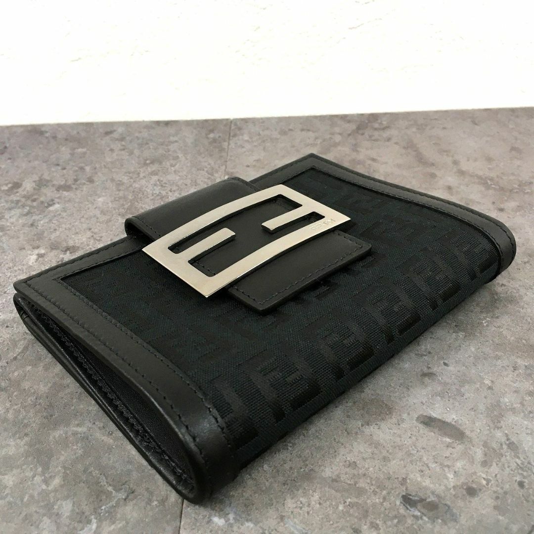FENDI - 送料込み! 極美品 FENDI Wホック財布 ズッカ柄 箱付き FENDI - 送料込み! 極美品 FENDI Wホック財布 ズッカ柄 箱付き