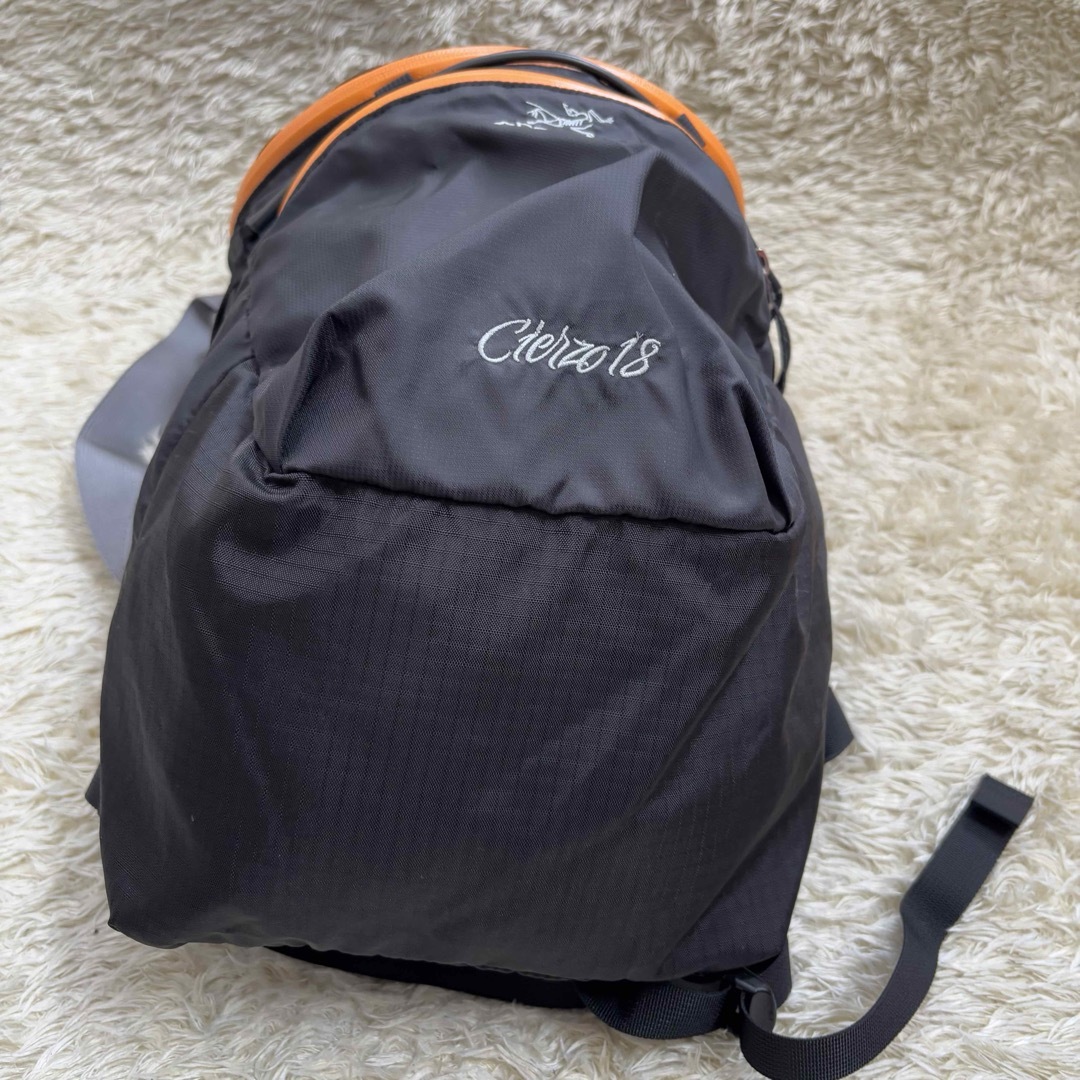 廃盤レア】アークテリクス シエルゾ 18 Arc'teryx Cierzo18 廃盤レア】アークテリクス シエルゾ 18 Arc'teryx Cierzo18