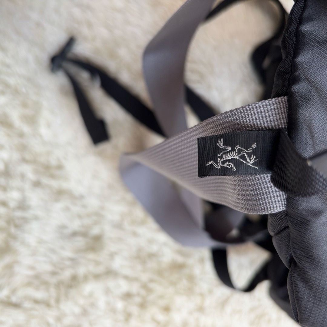 廃盤レア】アークテリクス シエルゾ 18 Arc'teryx Cierzo18 廃盤レア】アークテリクス シエルゾ 18 Arc'teryx Cierzo18