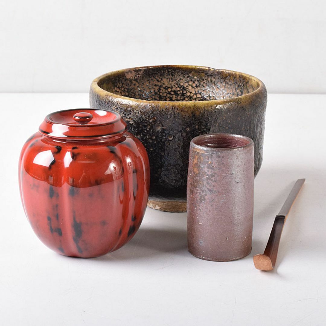 茶道具 朱蒟醤 キンマ彫 利休茶箱 棗 香合 楽茶碗など 八点一式 茶道具 朱蒟醤 キンマ彫 利休茶箱 棗 香合 楽茶碗など 八点一式