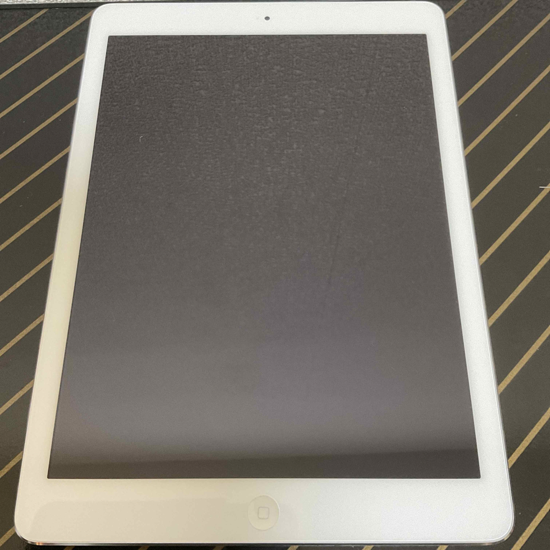 Apple(アップル)のipad Air バッテリー新品 第一世代 32G wifi 9.7インチ スマホ/家電/カメラのPC/タブレット(タブレット)の商品写真