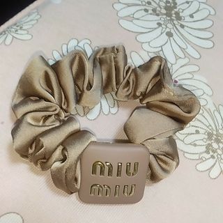 MIU MIU(ヘアゴム/シュシュ)のフリマアイテム一覧 MIU MIU(ヘアゴム/シュシュ)のフリマアイテム一覧