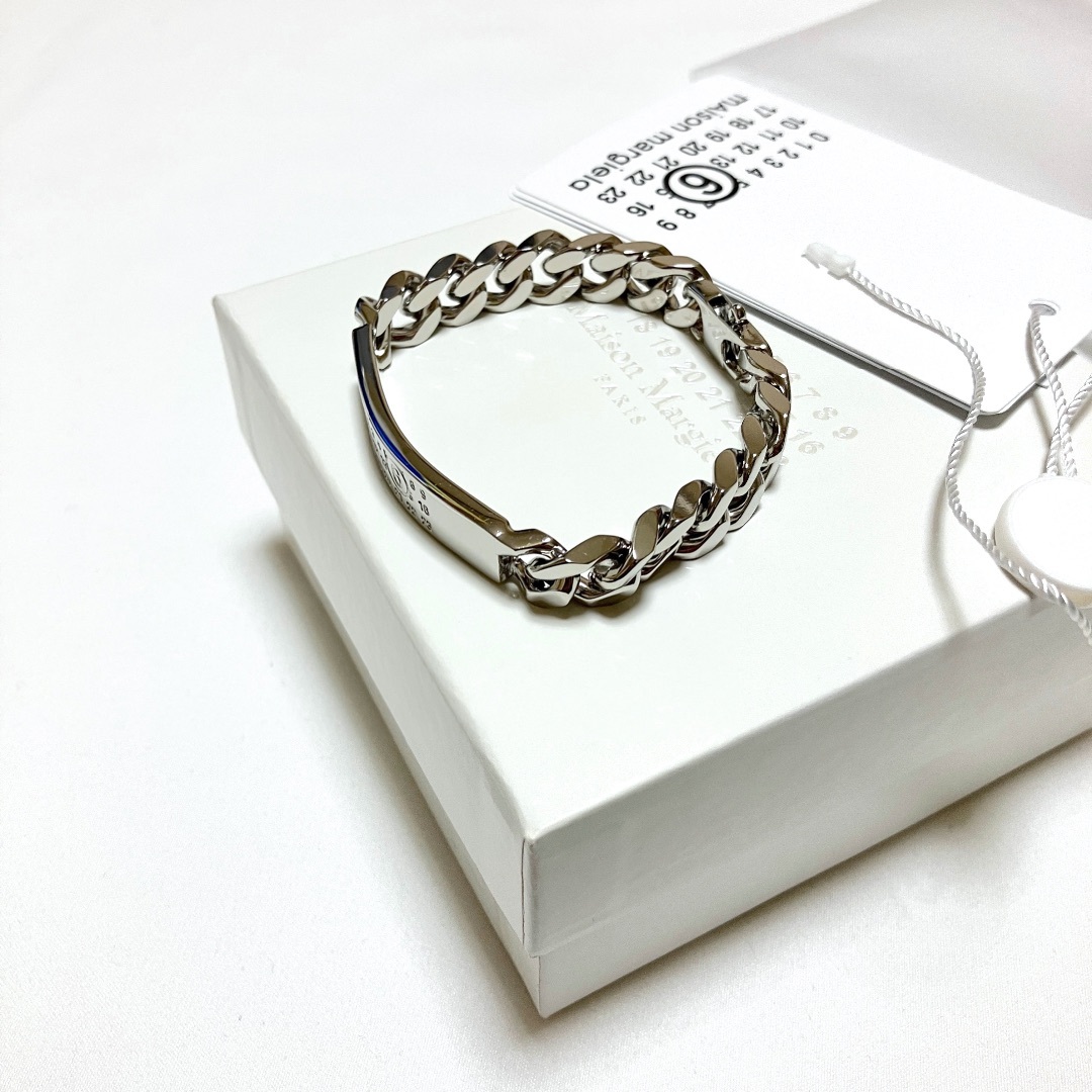 MM6 - 新品 4 25ss マルジェラ MM6 アノニマスロゴブレスレット MM6 - 新品 4 25ss マルジェラ MM6 アノニマスロゴブレスレット