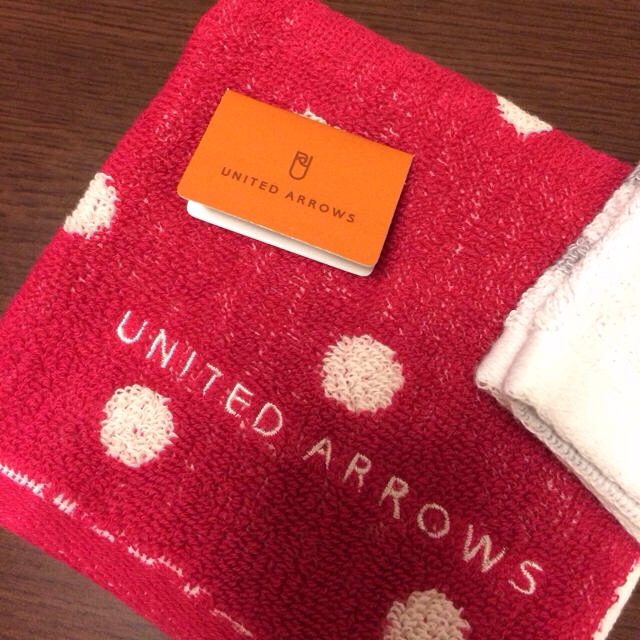 UNITED ARROWS(ユナイテッドアローズ)のUNITED ARROWS ハンカチ2枚 レディースのファッション小物(ハンカチ)の商品写真