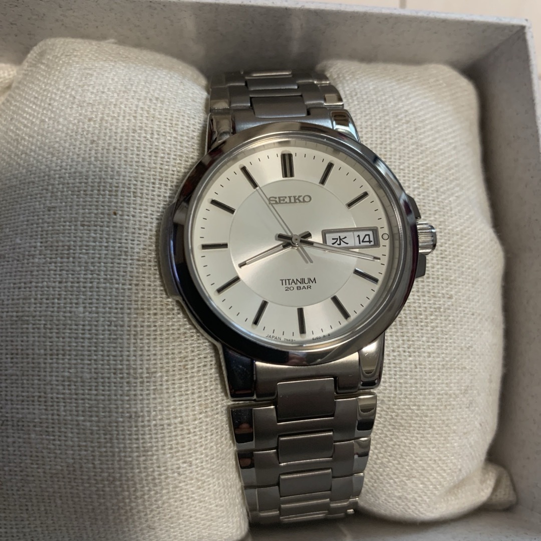 新品未使用SEIKO チタン 腕時計 クォーツ 20BAR型番SCDC055 新品未使用SEIKO チタン 腕時計 クォーツ 20BAR型番SCDC055
