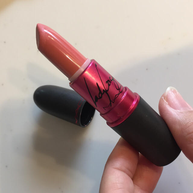 MAC(マック)のM.A.C /VIVA GLAM GAGA10番 コスメ/美容のベースメイク/化粧品(口紅)の商品写真