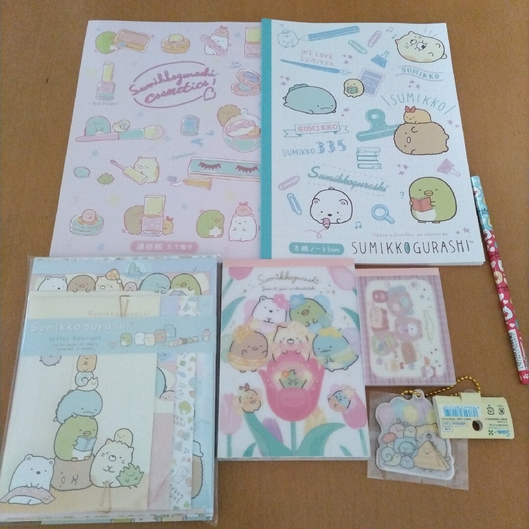すみっコぐらし(スミッコグラシ)の新品すみっコぐらし文房具まとめ売り インテリア/住まい/日用品の文房具(ノート/メモ帳/ふせん)の商品写真