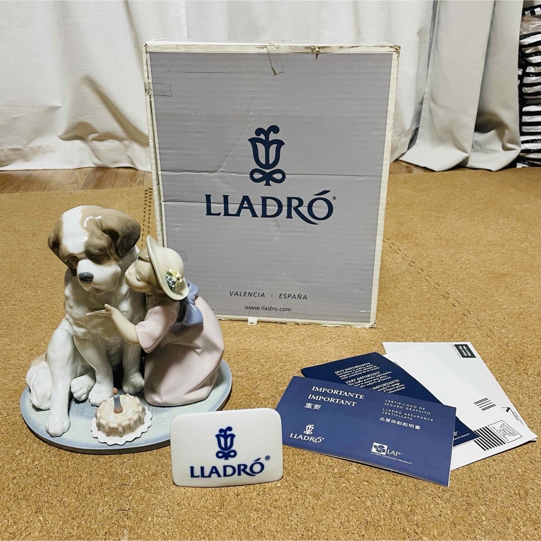 絶版】LLADRO リヤドロ お誕生日のキッス 少女と犬 ロゴプレート 絶版】LLADRO リヤドロ お誕生日のキッス 少女と犬 ロゴプレート