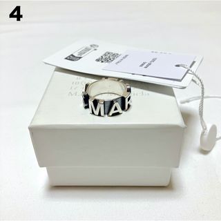 高速配送 マルジェラ 4 新品 - MM6 MM6 エンボスブランドロゴリング 23aw アクセサリー