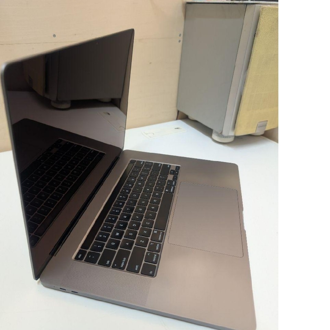 MacBook Pro 2019 / 16インチ A2141 完全ジャンク品