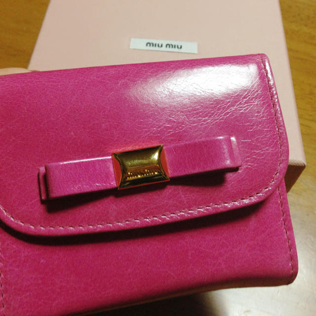 MIU MIU - 値下げmiumiuミラー付きお財布