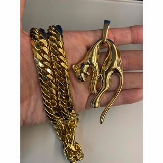 k18 超特大 ビッグパンサー ペンダント 約40gの通販|ラクマ k18 超特大 ビッグパンサー ペンダント 約40gの通販|ラクマ