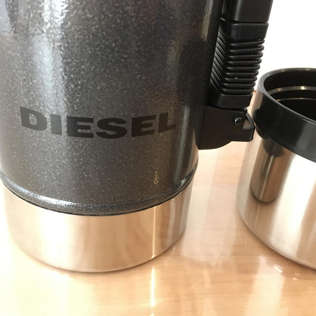 DIESEL(ディーゼル)の☆享様専用☆ ディーゼル 水筒 非売品 新品・未使用 インテリア/住まい/日用品のキッチン/食器(タンブラー)の商品写真