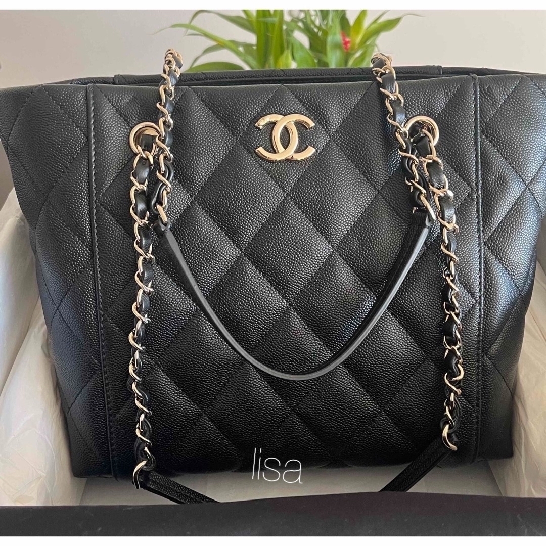 CHANEL - ほぼ新品✨23P シャネル スモール ショッピング バッグ CHANEL - ほぼ新品✨23P シャネル スモール ショッピング バッグ