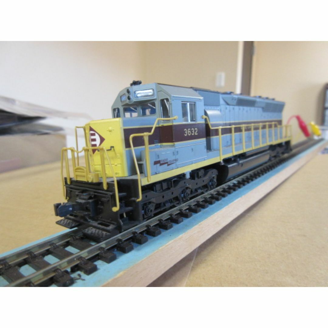 日本限定 エリー・ラカワナ・リミテッド鉄道 ディーゼル機関車 HOゲージ 鉄道模型