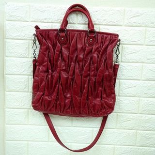 MIU MIU(バッグ ・ レッド/赤色系)のフリマアイテム一覧 MIU MIU(バッグ ・ レッド/赤色系)のフリマアイテム一覧